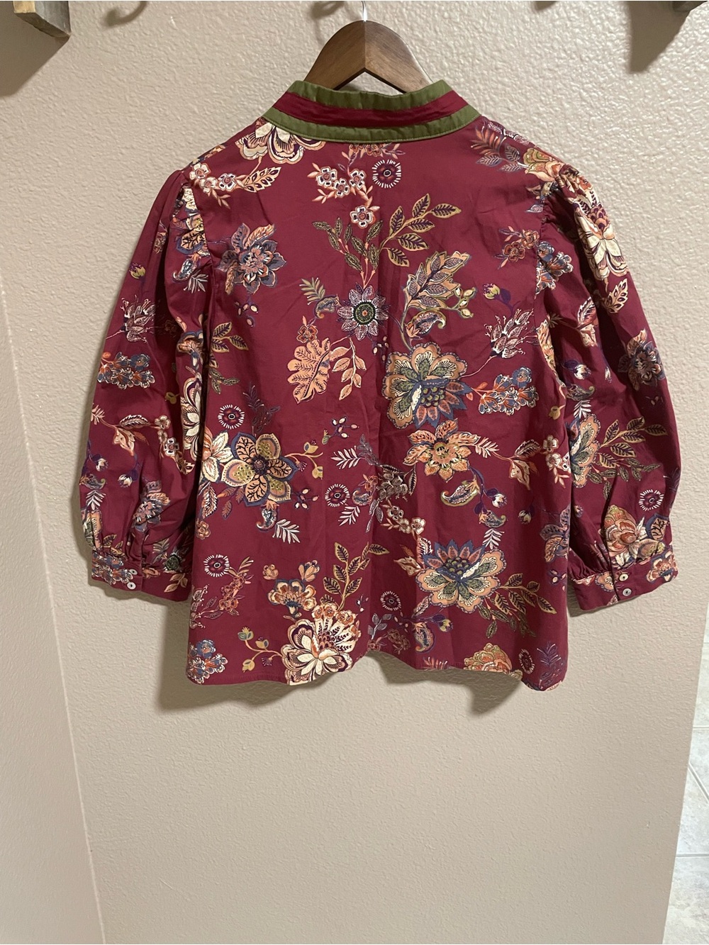Entro Boho Floral V-Neck Peasant Top - Burgundy - Picture 3 of 6